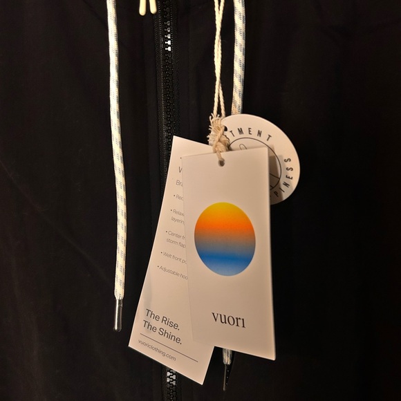 NWT VUORI Women’s Willow Jacket- Black/ Size Medium - Picture 8 of 14